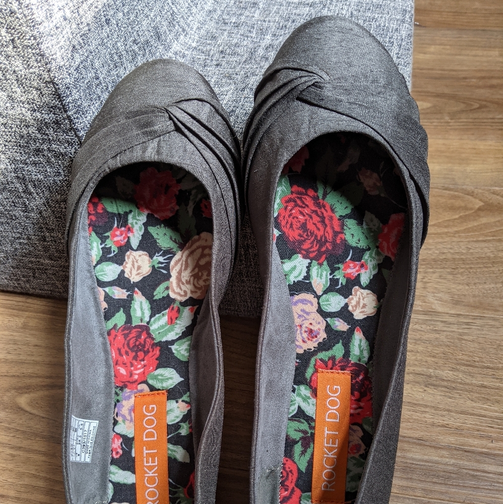 Rocket dog gray silk ballet flat